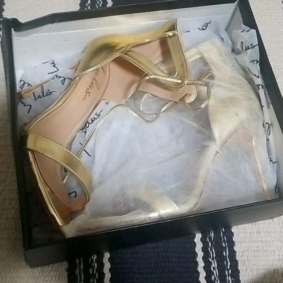 NWT Gold Stilleto Sandals - Picture 2 of 5